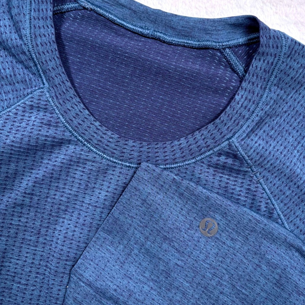 Lululemon Metal Vent Tech T-Shirt Mens L Blue Short Sleeve Seamless Athletic Tee